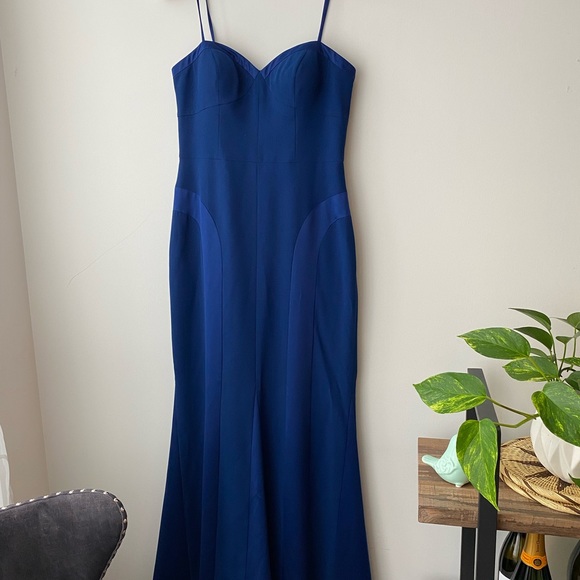 Formal gown - Picture 2 of 2